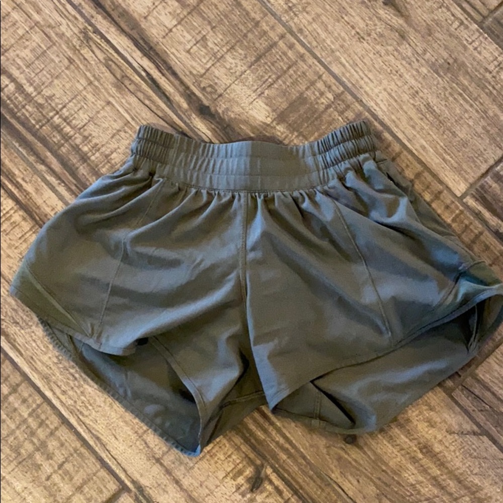 Lululemon hotty hot short 4”